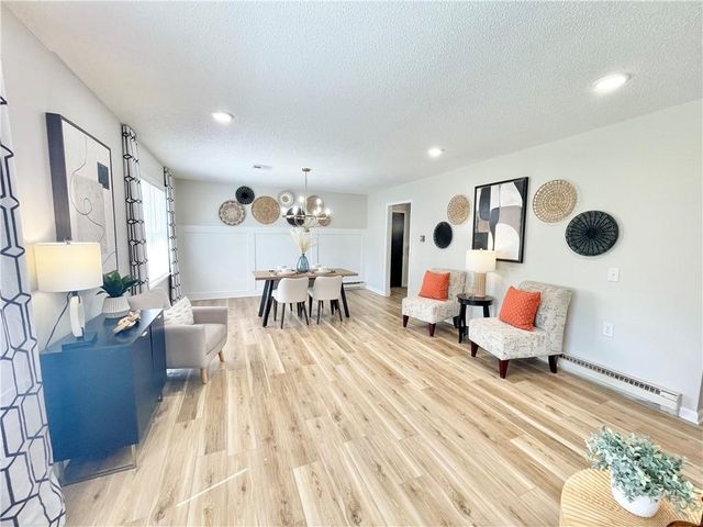 18826 Sunrise Drive, Belton, MO 64012