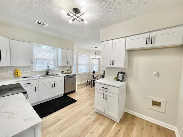 18826 Sunrise Drive, Belton, MO 64012