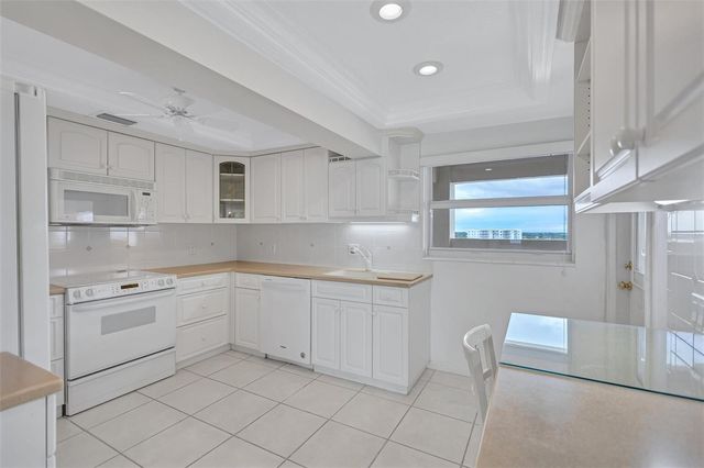 6140 MIDNIGHT PASS ROAD 904, Sarasota, FL 34242