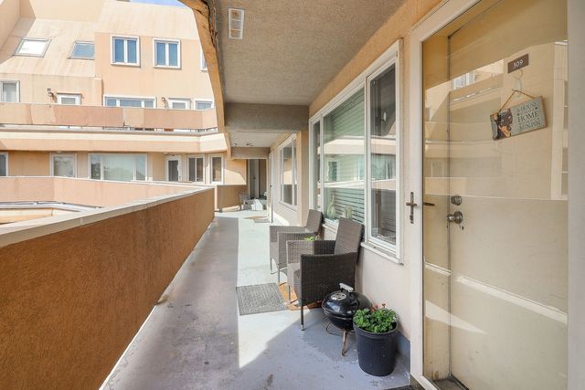 6337 Roosevelt Road 309, Berwyn, IL 60402