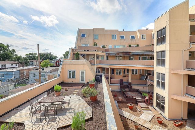 6337 Roosevelt Road 309, Berwyn, IL 60402