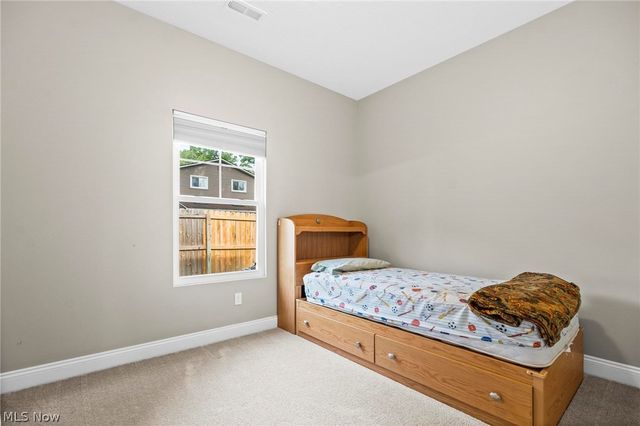 666 Treadway Boulevard, Sheffield Lake, OH 44054