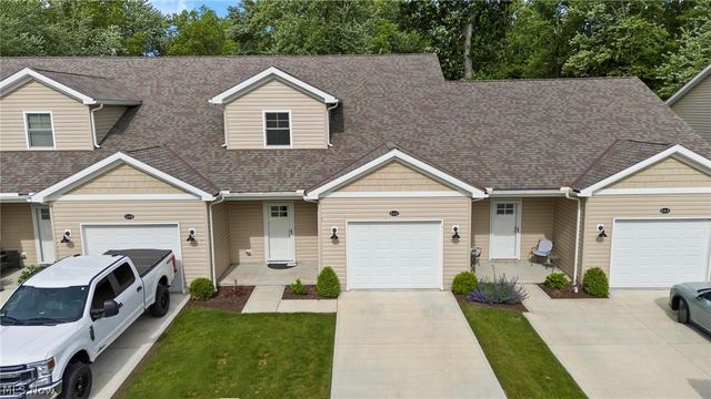 666 Treadway Boulevard, Sheffield Lake, OH 44054