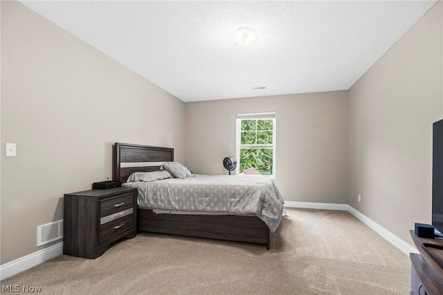 666 Treadway Boulevard, Sheffield Lake, OH 44054