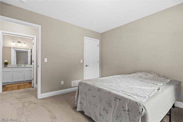 666 Treadway Boulevard, Sheffield Lake, OH 44054