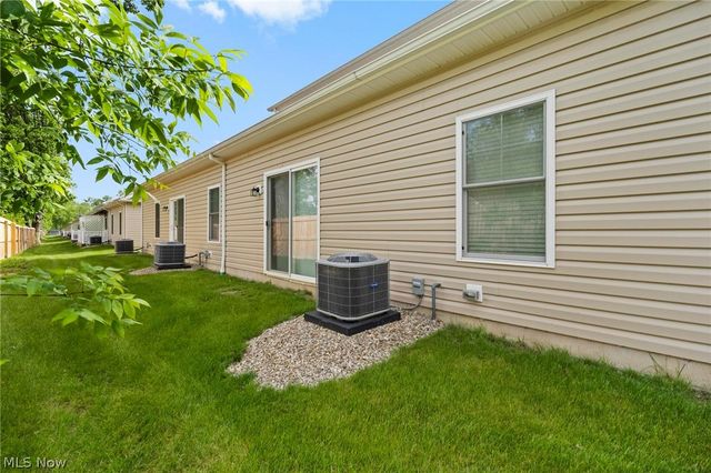 666 Treadway Boulevard, Sheffield Lake, OH 44054