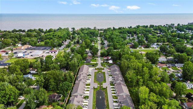 666 Treadway Boulevard, Sheffield Lake, OH 44054