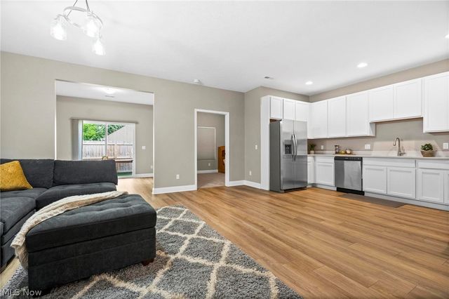 666 Treadway Boulevard, Sheffield Lake, OH 44054