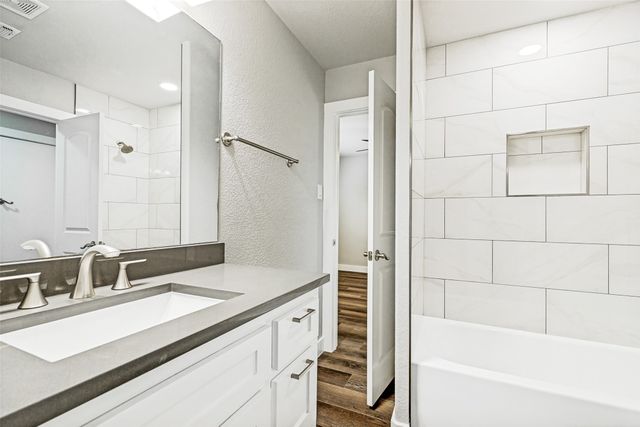 437 peninsula Drive, Lakewood Village, TX 75068