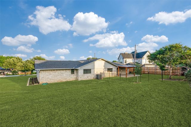 437 peninsula Drive, Lakewood Village, TX 75068