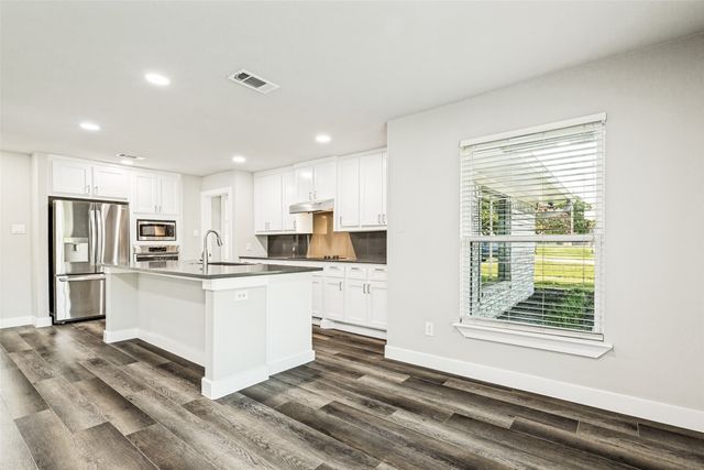 437 peninsula Drive, Lakewood Village, TX 75068