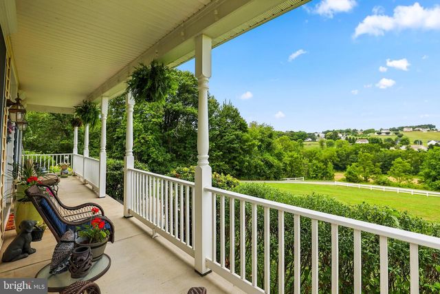 4875 ARNOLD RD, Glenville, PA 17329