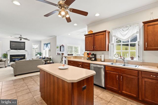 4875 ARNOLD RD, Glenville, PA 17329