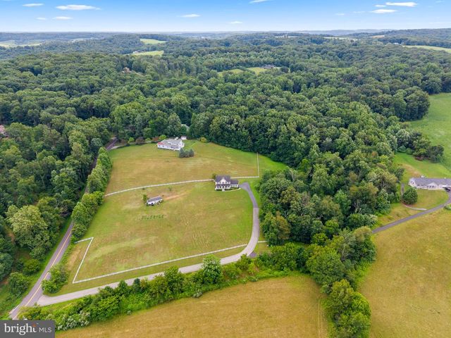 4875 ARNOLD RD, Glenville, PA 17329