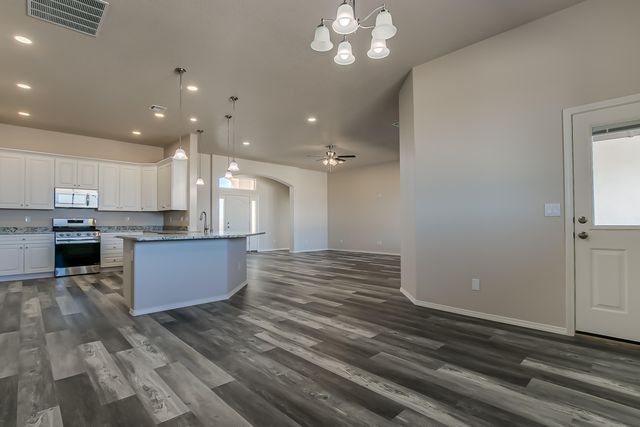 32 2nd Street NE, Rio Rancho, NM 87124