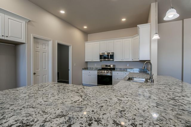 32 2nd Street NE, Rio Rancho, NM 87124