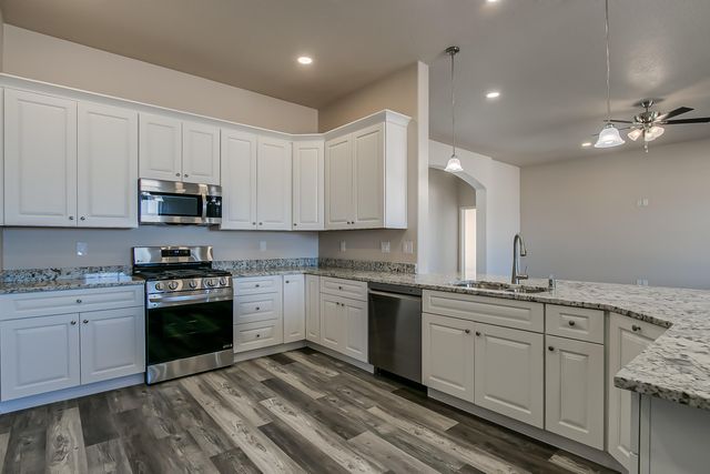 32 2nd Street NE, Rio Rancho, NM 87124