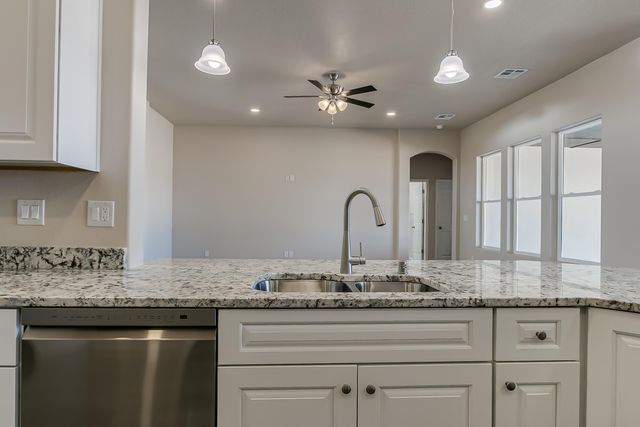 32 2nd Street NE, Rio Rancho, NM 87124