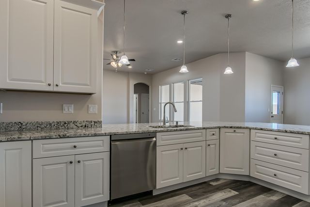 32 2nd Street NE, Rio Rancho, NM 87124