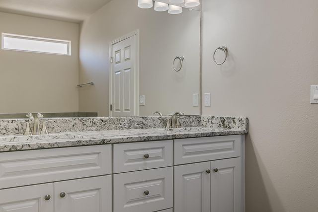 32 2nd Street NE, Rio Rancho, NM 87124