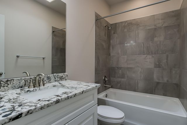 32 2nd Street NE, Rio Rancho, NM 87124
