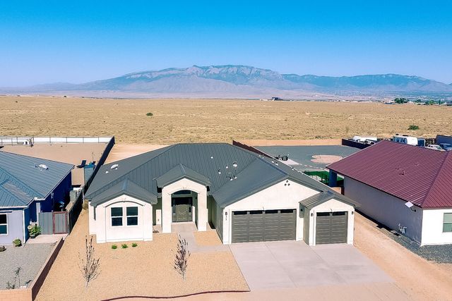 32 2nd Street NE, Rio Rancho, NM 87124
