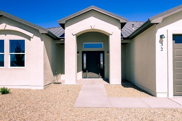 32 2nd Street NE, Rio Rancho, NM 87124