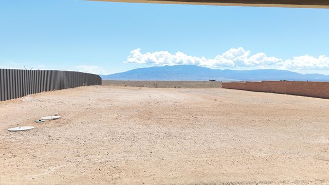 32 2nd Street NE, Rio Rancho, NM 87124