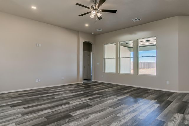 32 2nd Street NE, Rio Rancho, NM 87124