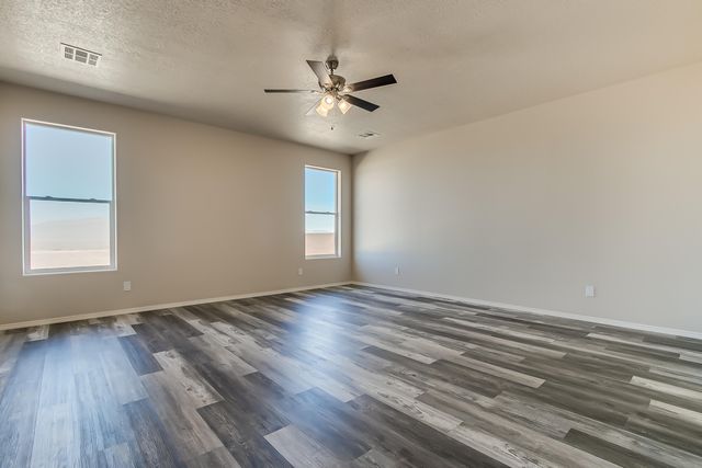 32 2nd Street NE, Rio Rancho, NM 87124