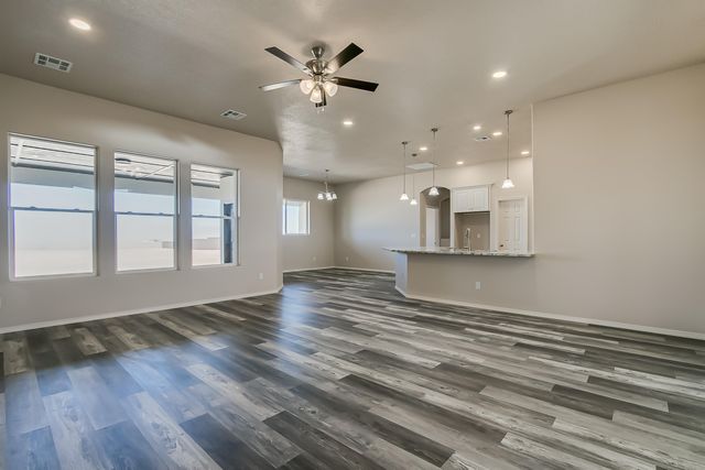32 2nd Street NE, Rio Rancho, NM 87124