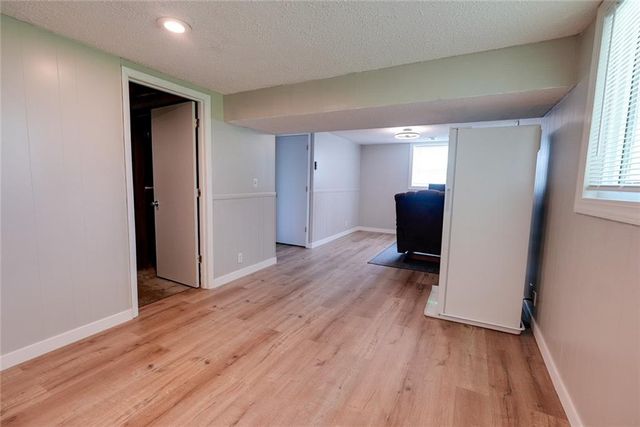 906 N Ponca Drive, Independence, MO 64056
