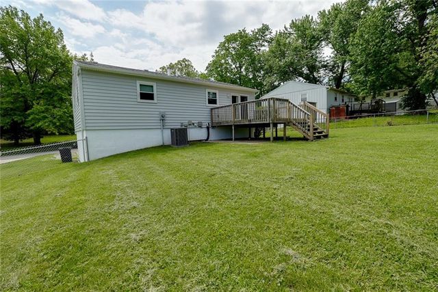 906 N Ponca Drive, Independence, MO 64056