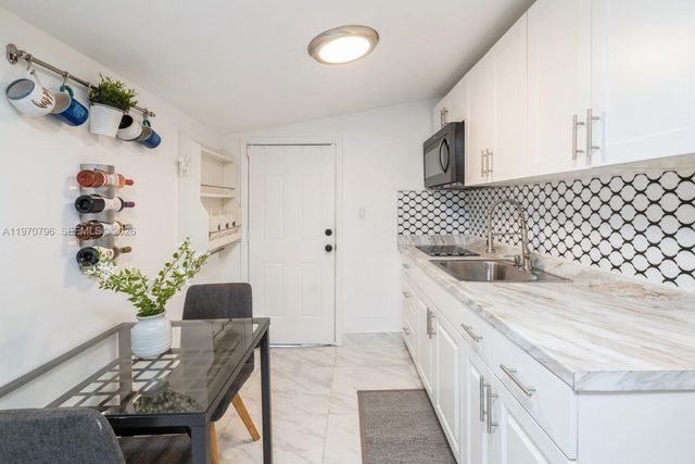 1880 SW 15th St 1, Miami, FL 33145