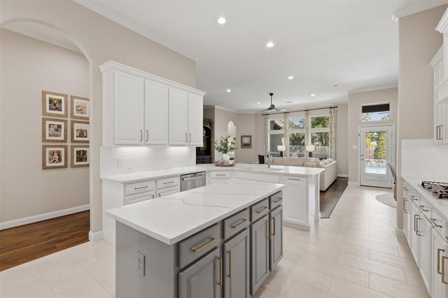 6718 Honeycrest Lane, Spring, TX 77389