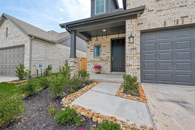 323 Highland Bayou Drive, Conroe, TX 77304