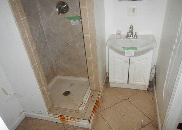 7737 S Champlain Avenue, Chicago, IL 60619