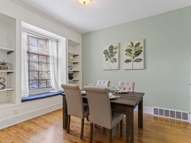 2562 N Weil STREET, Milwaukee, WI 53212