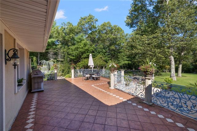 22 Brook View Drive, Scituate, RI 02831