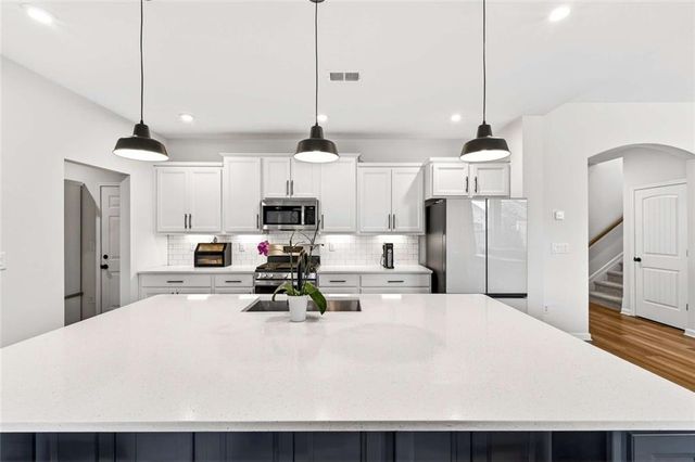 709 Michigan Circle, Hoschton, GA 30548