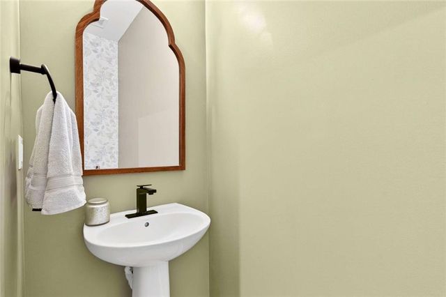 709 Michigan Circle, Hoschton, GA 30548