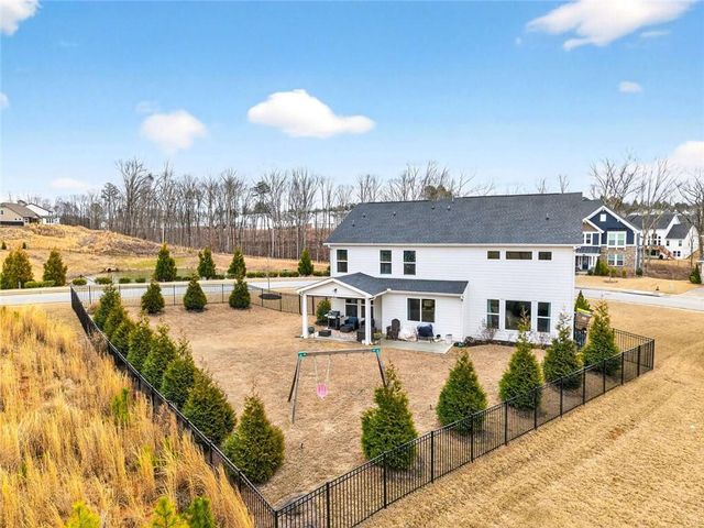 709 Michigan Circle, Hoschton, GA 30548