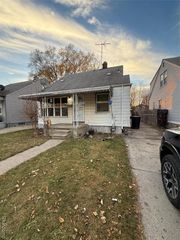 5723 Greenview, Detroit, MI 48228