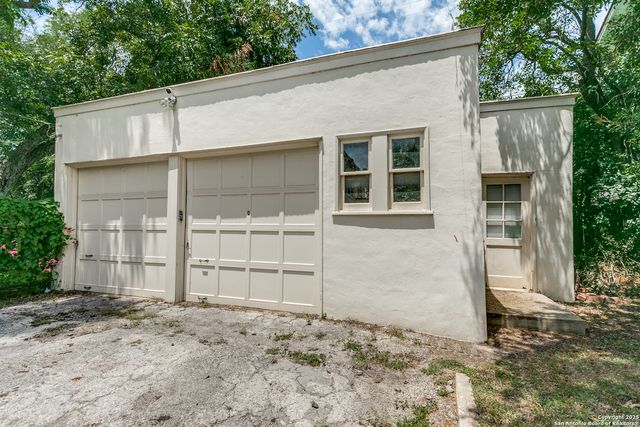 145 E Elsmere, San Antonio, TX 78212