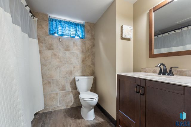 2412 S 5th Ave Avenue, Sioux Falls, SD 57105