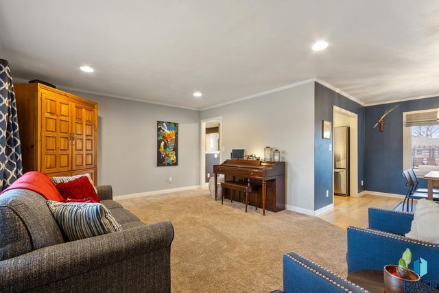 2412 S 5th Ave Avenue, Sioux Falls, SD 57105