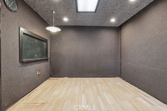 8321 Valecrest Drive, Sun Valley (los Angeles), CA 91352