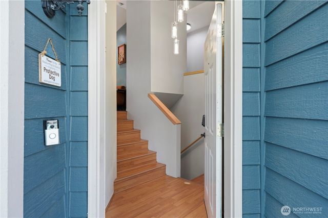 6352 24th Avenue SW, Seattle, WA 98106