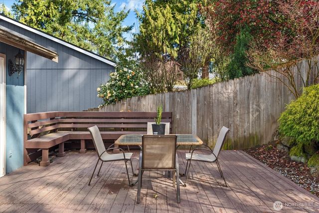 6352 24th Avenue SW, Seattle, WA 98106