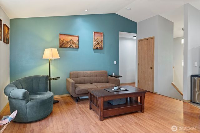 6352 24th Avenue SW, Seattle, WA 98106